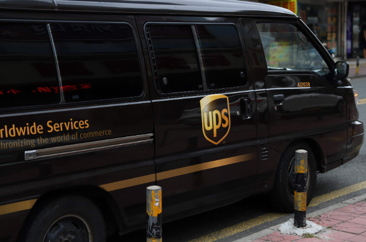 8亿美元出售货运子公司，UPS何出此辙？