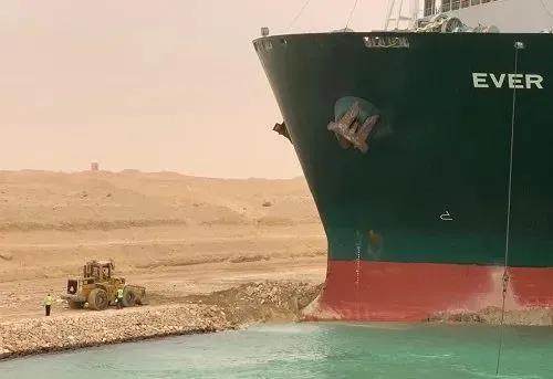 最新！苏伊士运河仍封闭，超150艘船舶受影响，未来一周欧洲港口或大拥堵！
