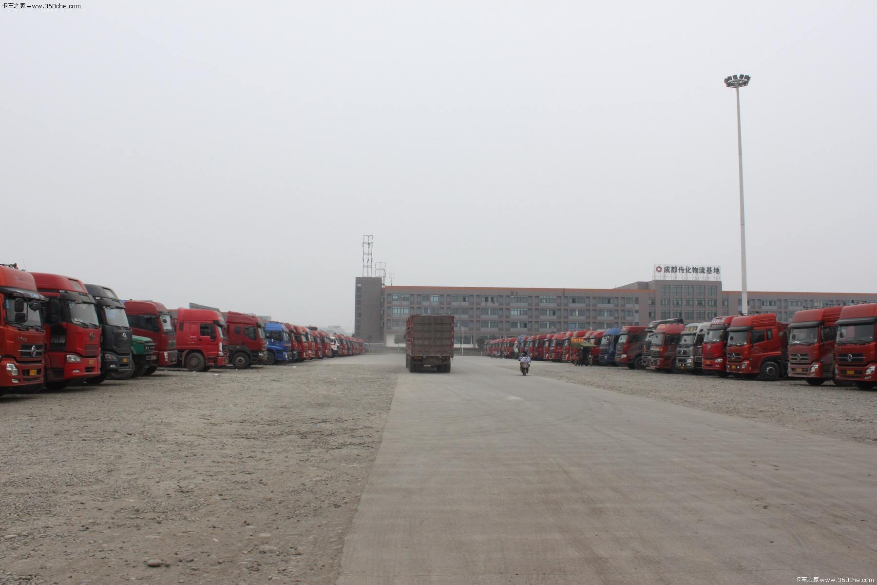 新疆开设四百余条重点物资运输专用通道